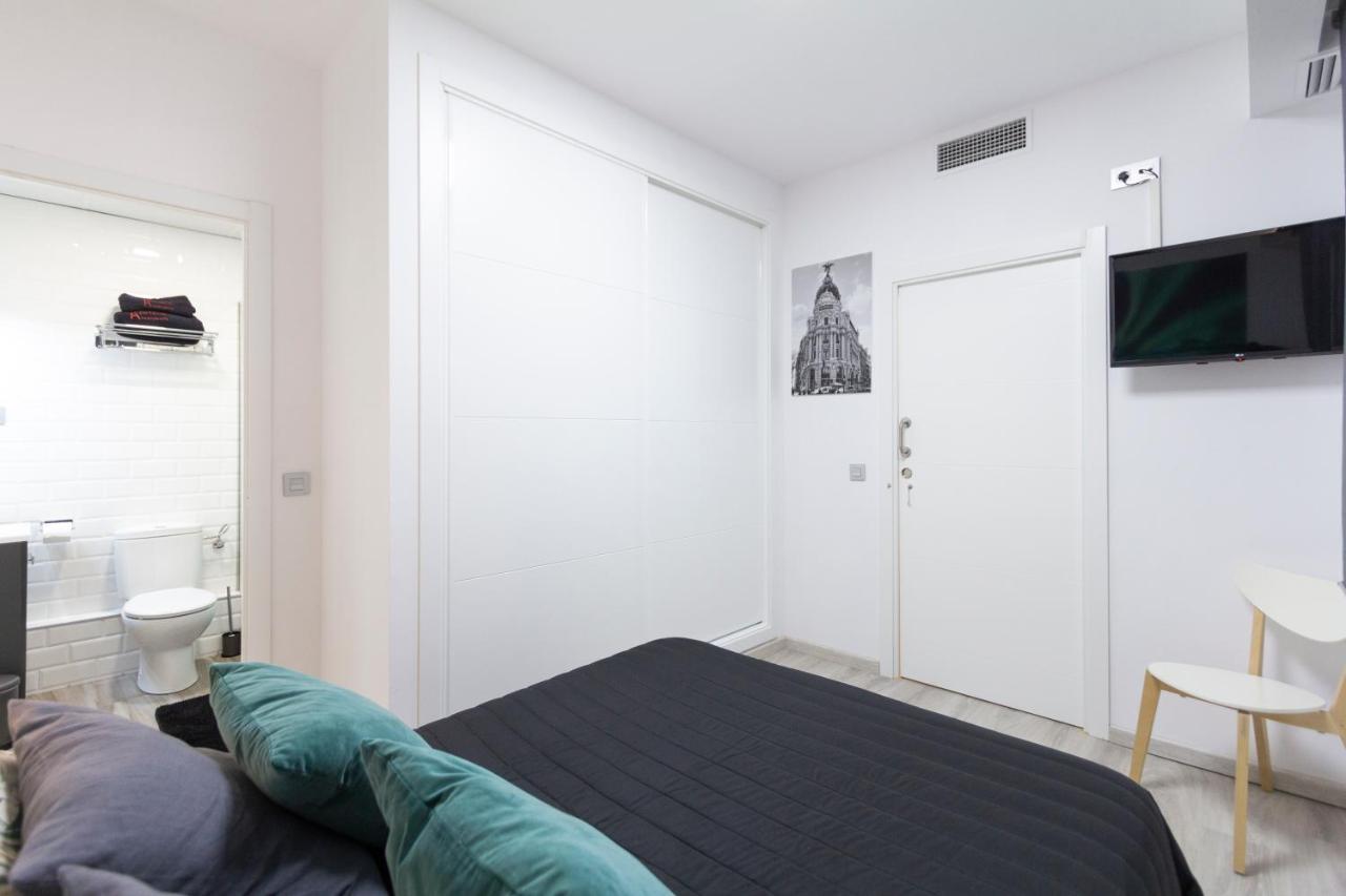 Prado Apartment Мадрид Экстерьер фото